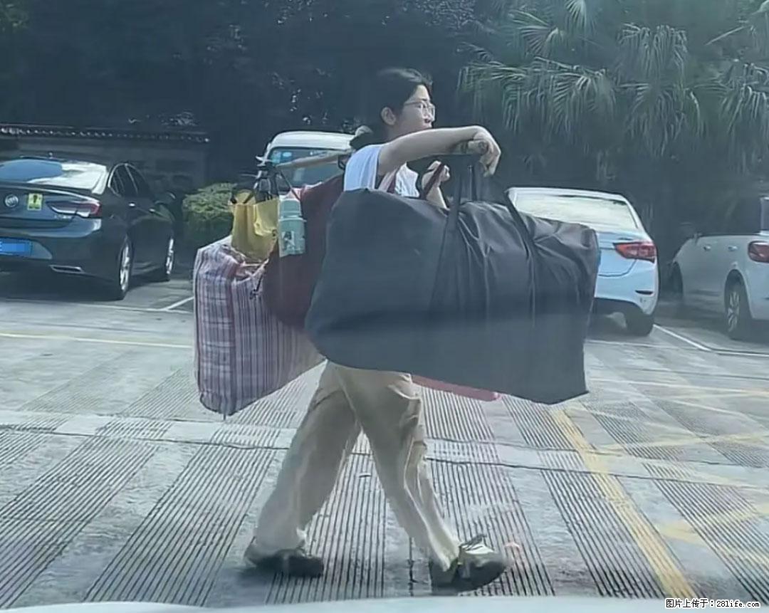 全网追的“扁担女孩”，找了一份暑假工，时薪12元 - 楚雄生活资讯 - 楚雄28生活网 cx.28life.com